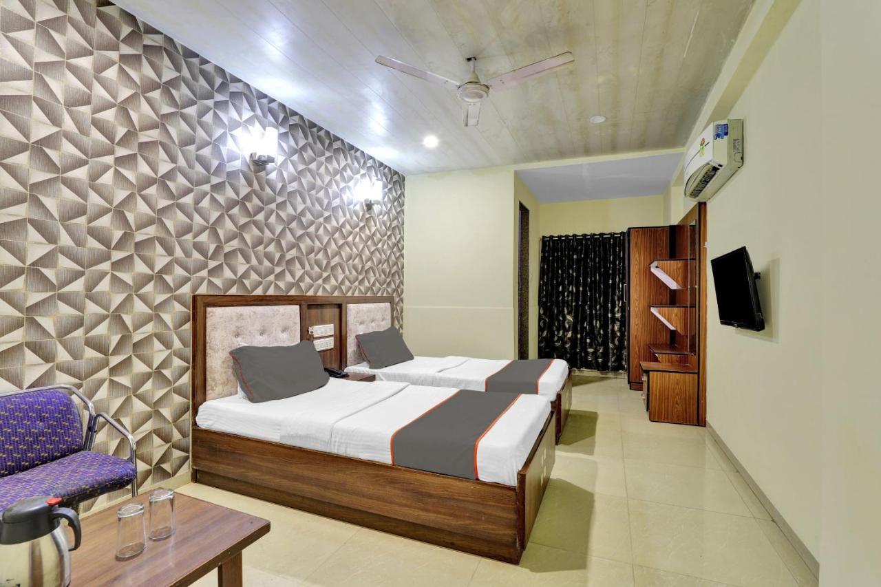 Collection O 82926 Hotel Royal Plaza Αχμπανταμπάντ Εξωτερικό φωτογραφία