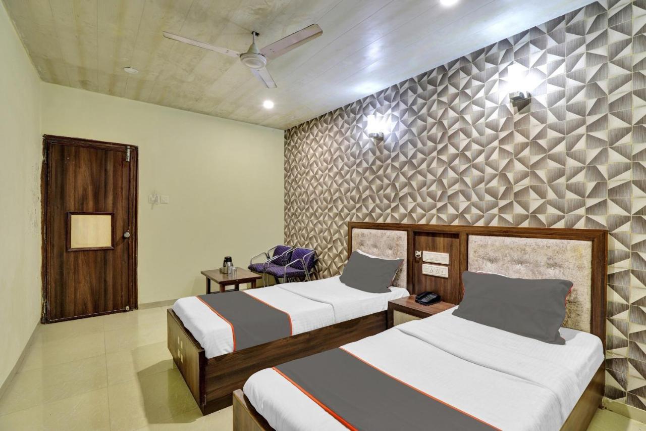 Collection O 82926 Hotel Royal Plaza Αχμπανταμπάντ Εξωτερικό φωτογραφία