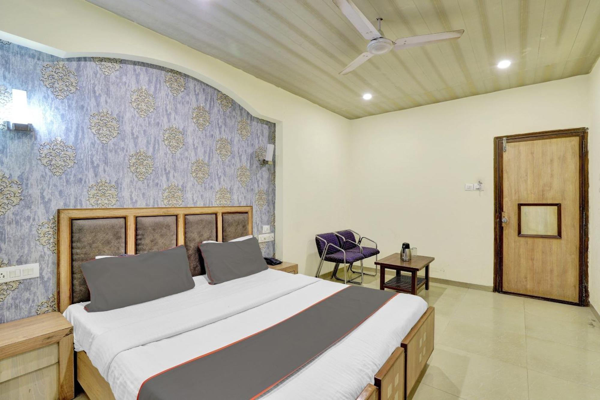 Collection O 82926 Hotel Royal Plaza Αχμπανταμπάντ Εξωτερικό φωτογραφία