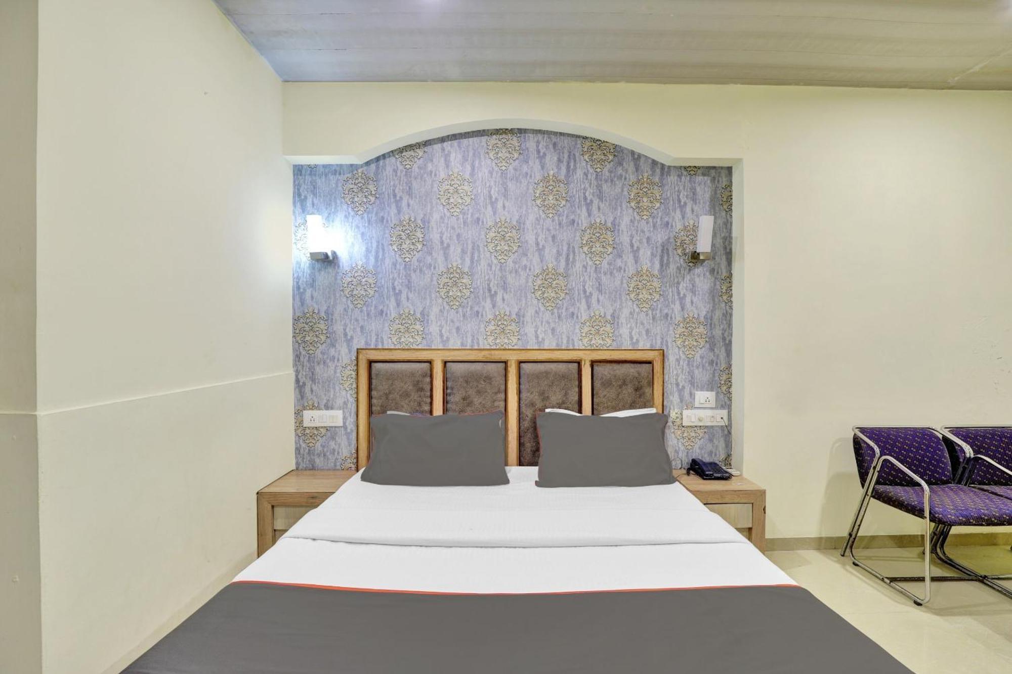 Collection O 82926 Hotel Royal Plaza Αχμπανταμπάντ Εξωτερικό φωτογραφία